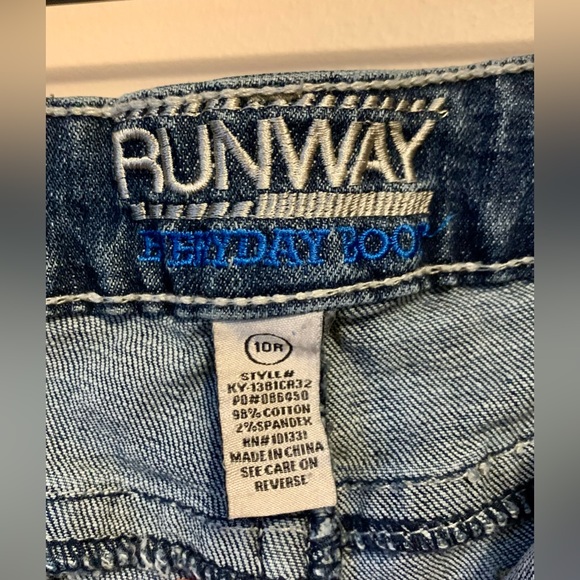 Refuge Runway Jeans - Size 10R - Picture 4 of 7